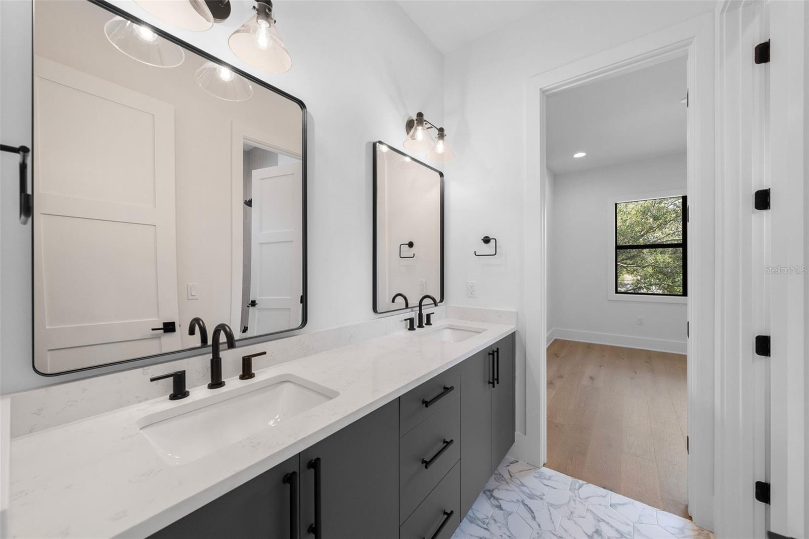 4618 W KENSINGTON AVE