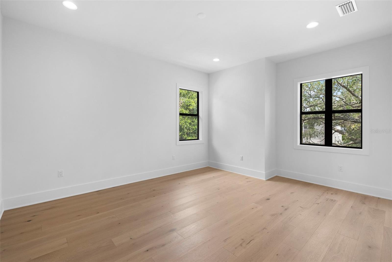 4618 W KENSINGTON AVE