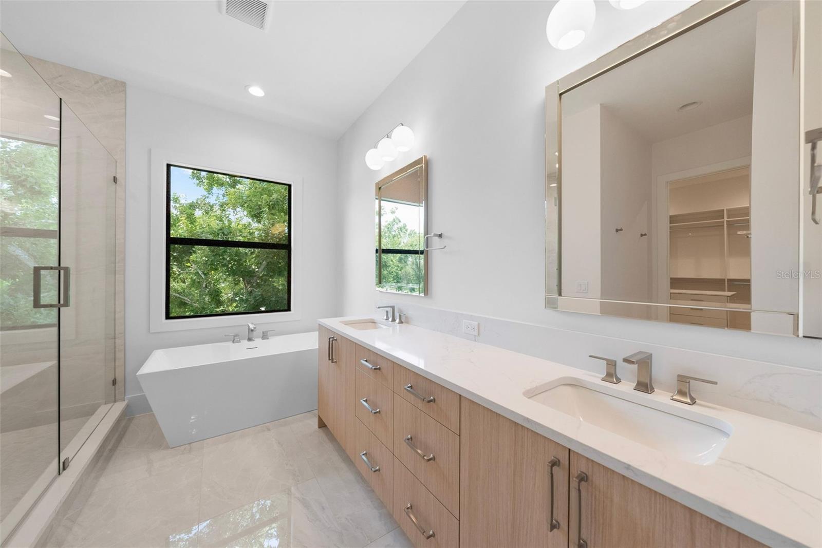 4618 W KENSINGTON AVE