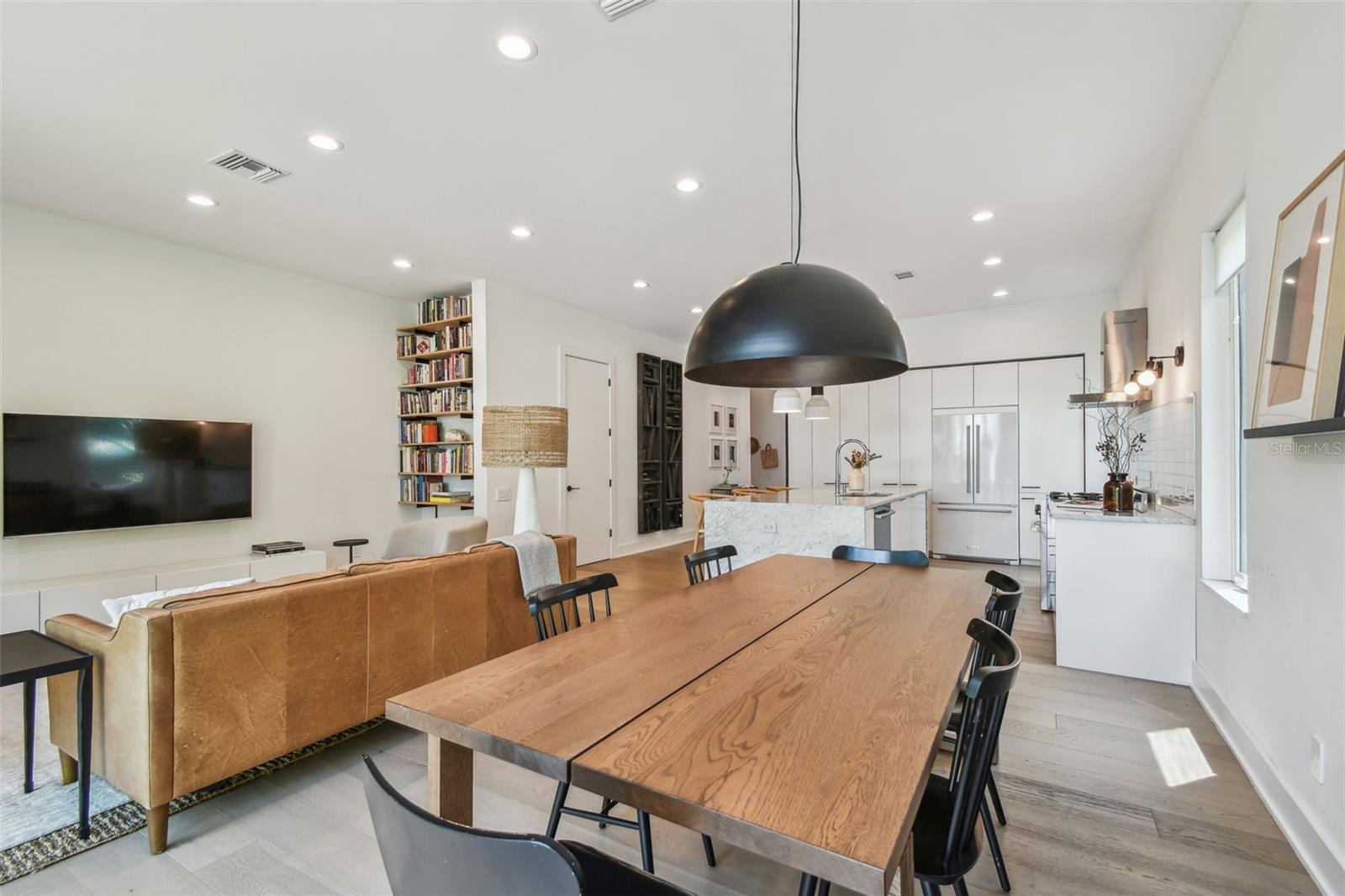 411 W FRANCES AVE #2