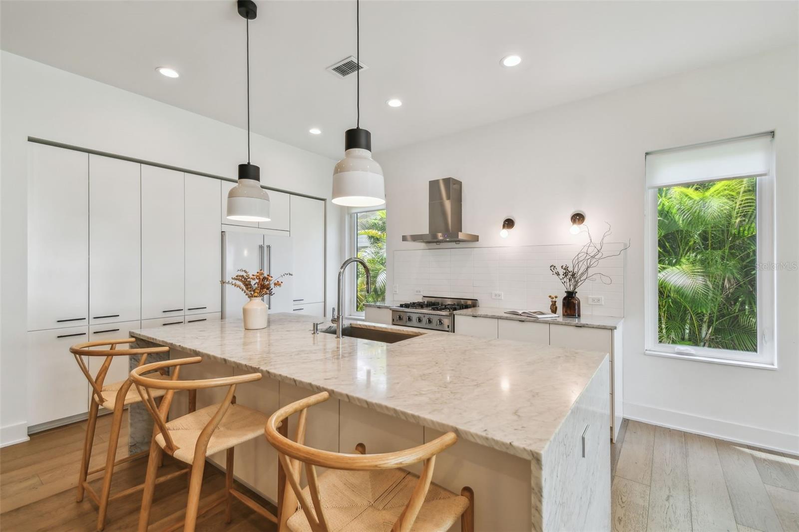 411 W FRANCES AVE #2