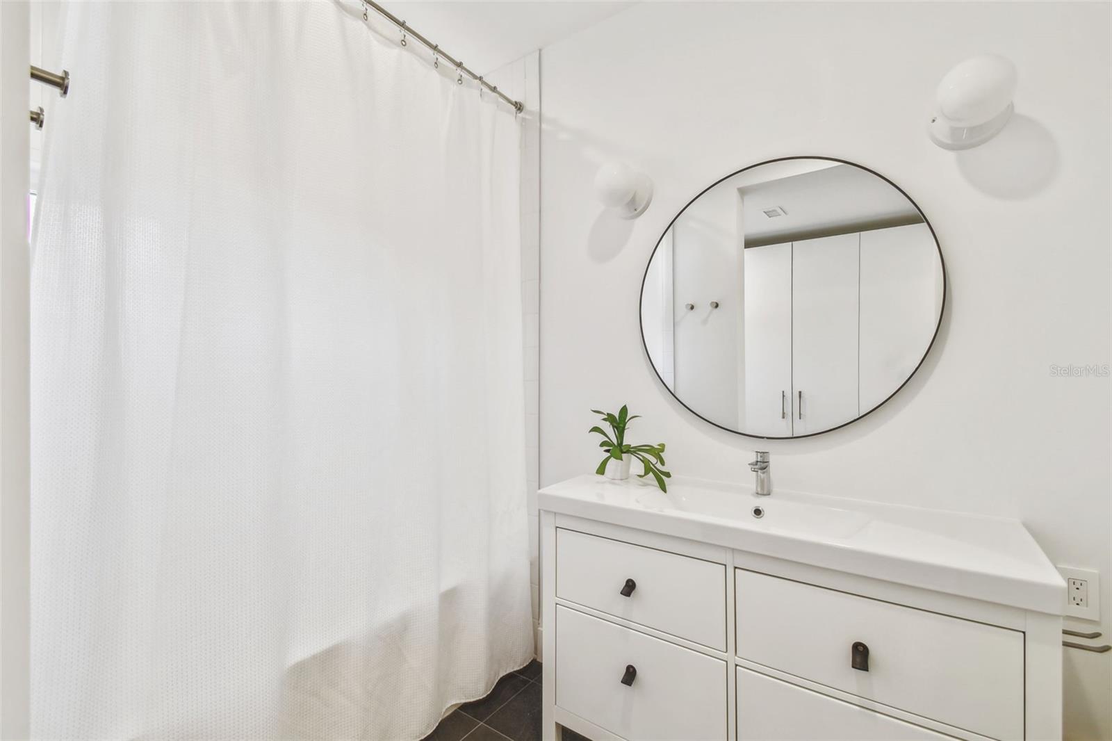 411 W FRANCES AVE #2