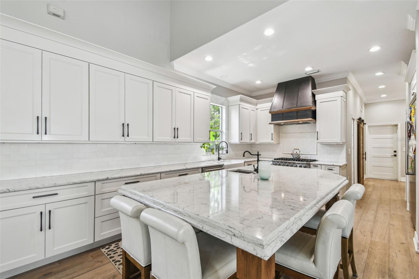 3209 W MORRISON AVE