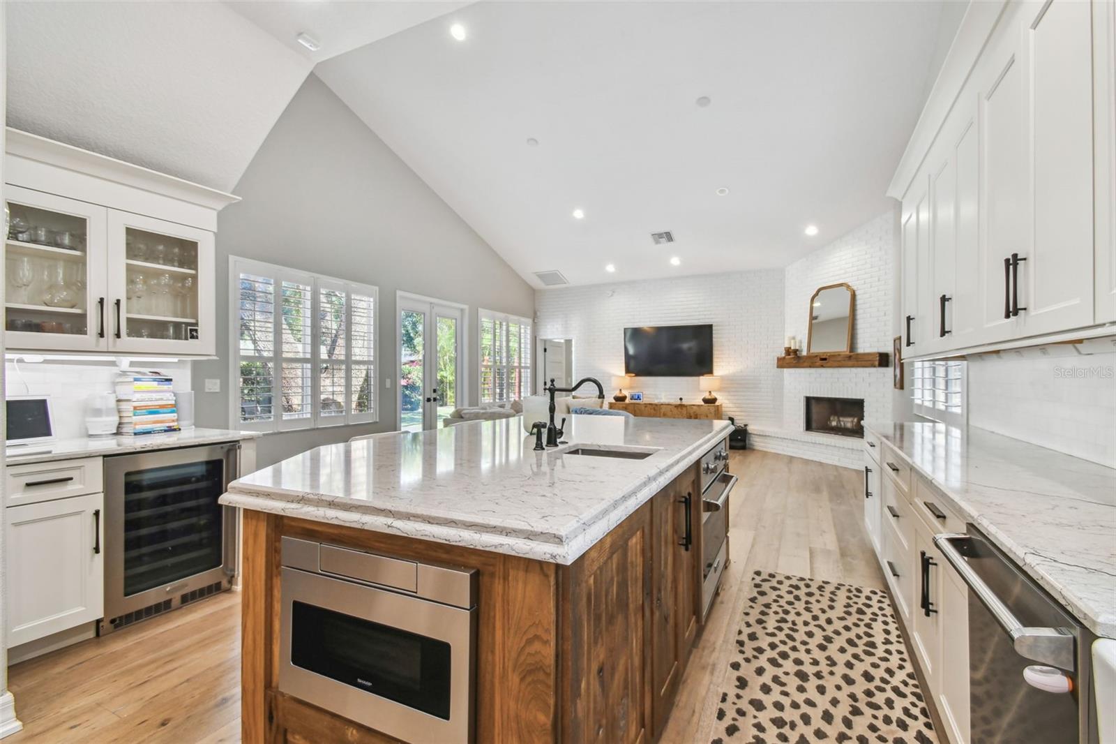 3209 W MORRISON AVE