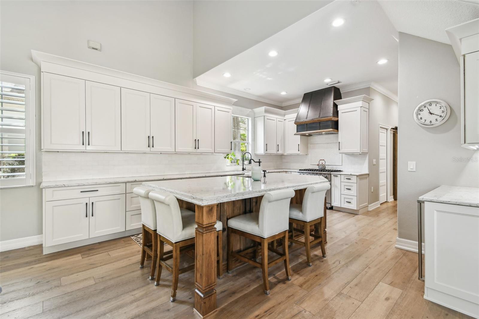 3209 W MORRISON AVE