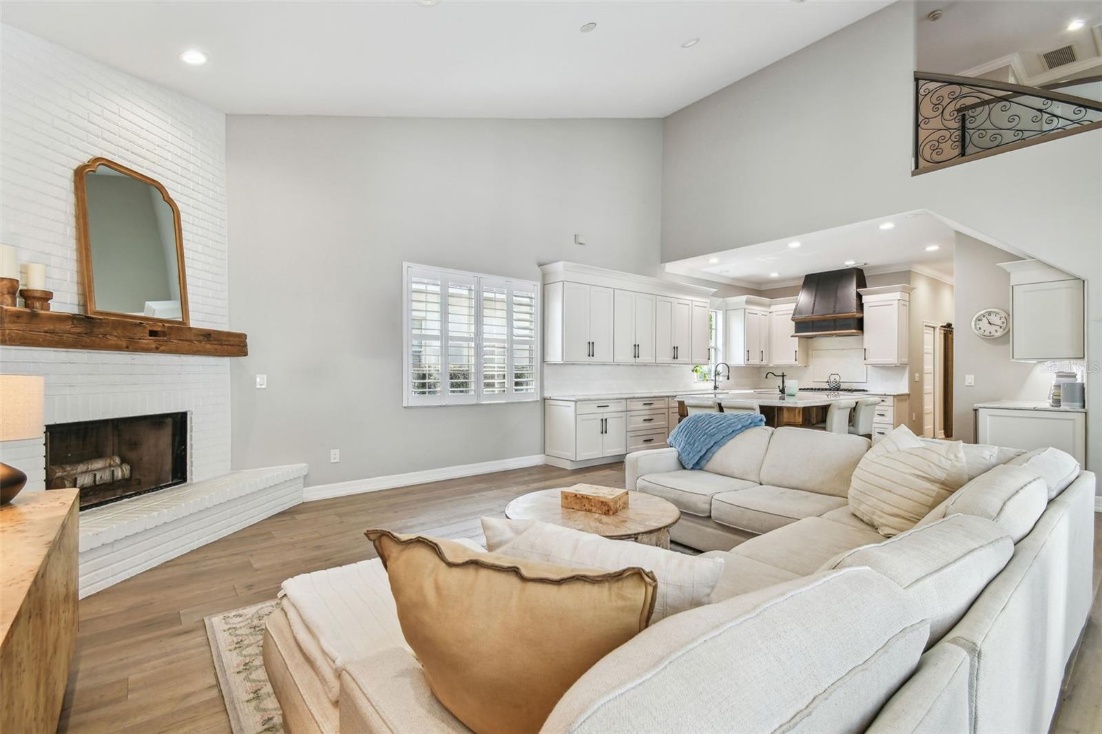 3209 W MORRISON AVE