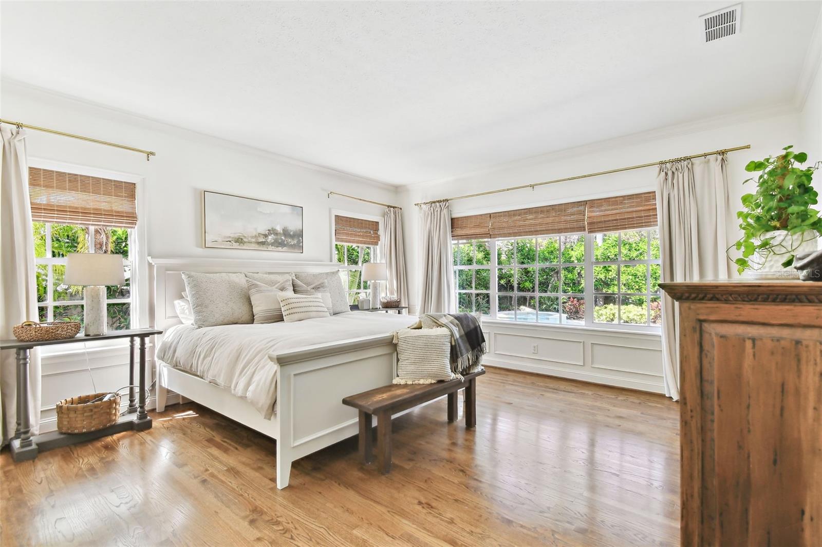 1114 CULBREATH ISLES DR