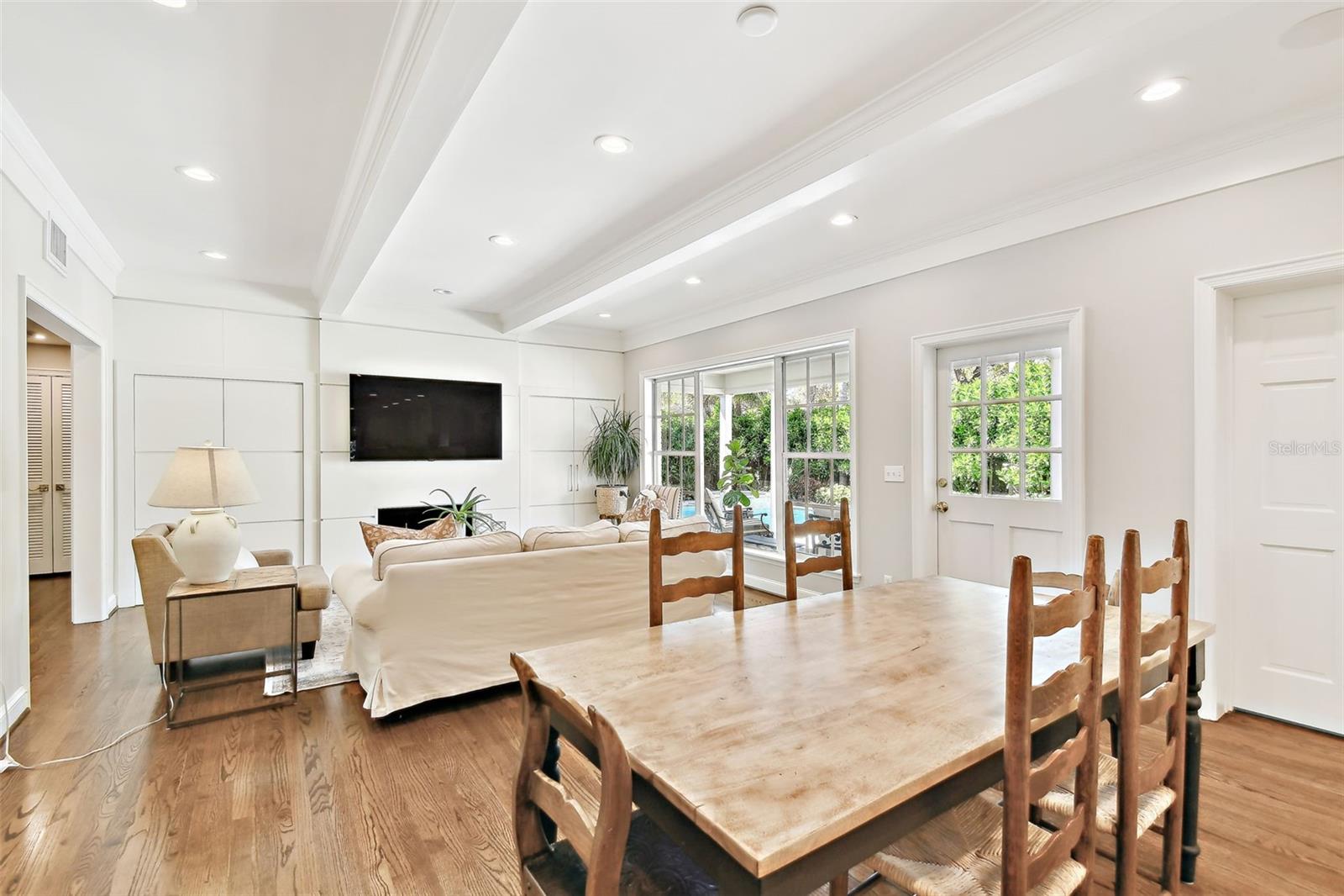 1114 CULBREATH ISLES DR