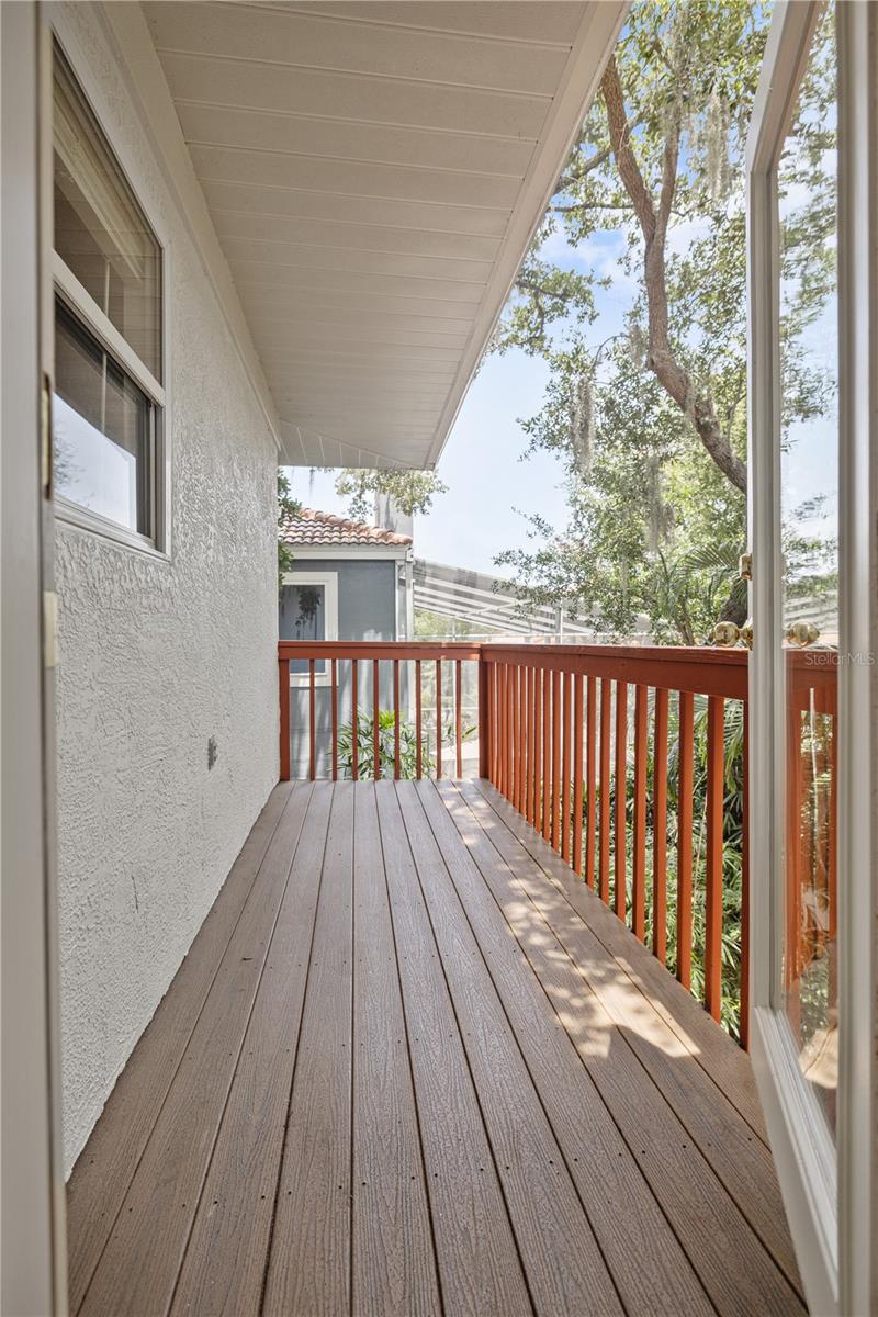 2709 W BAY AVE