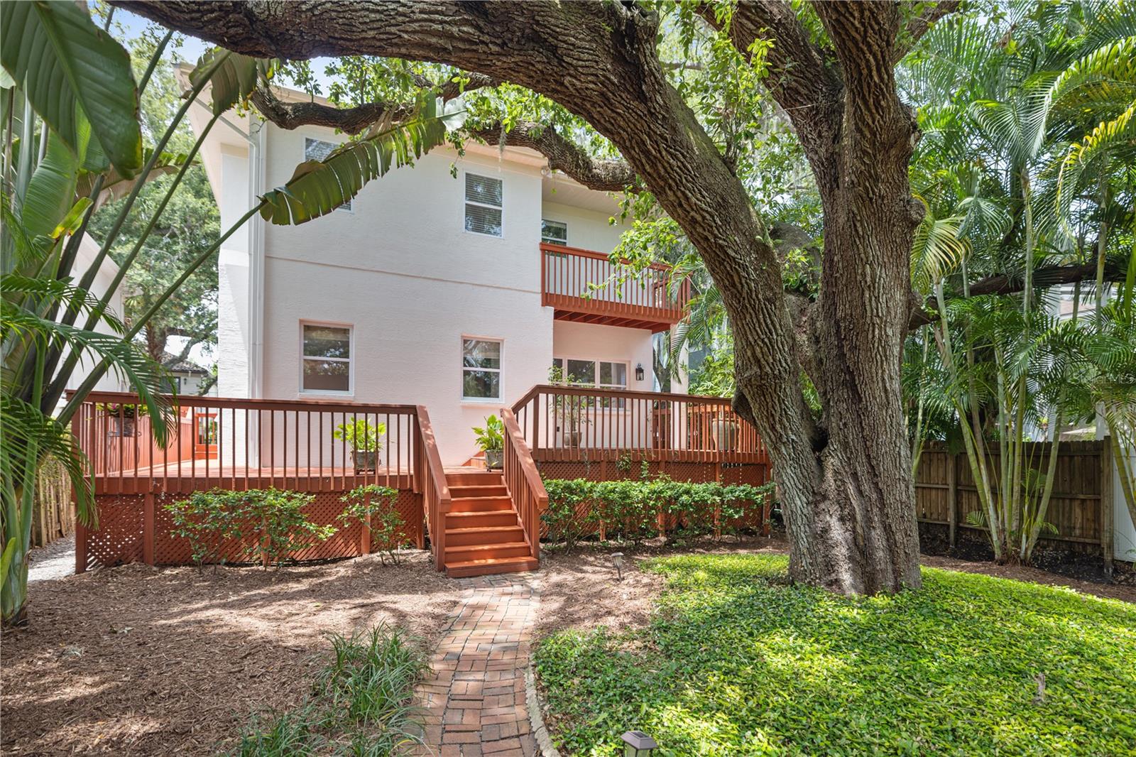 2709 W BAY AVE