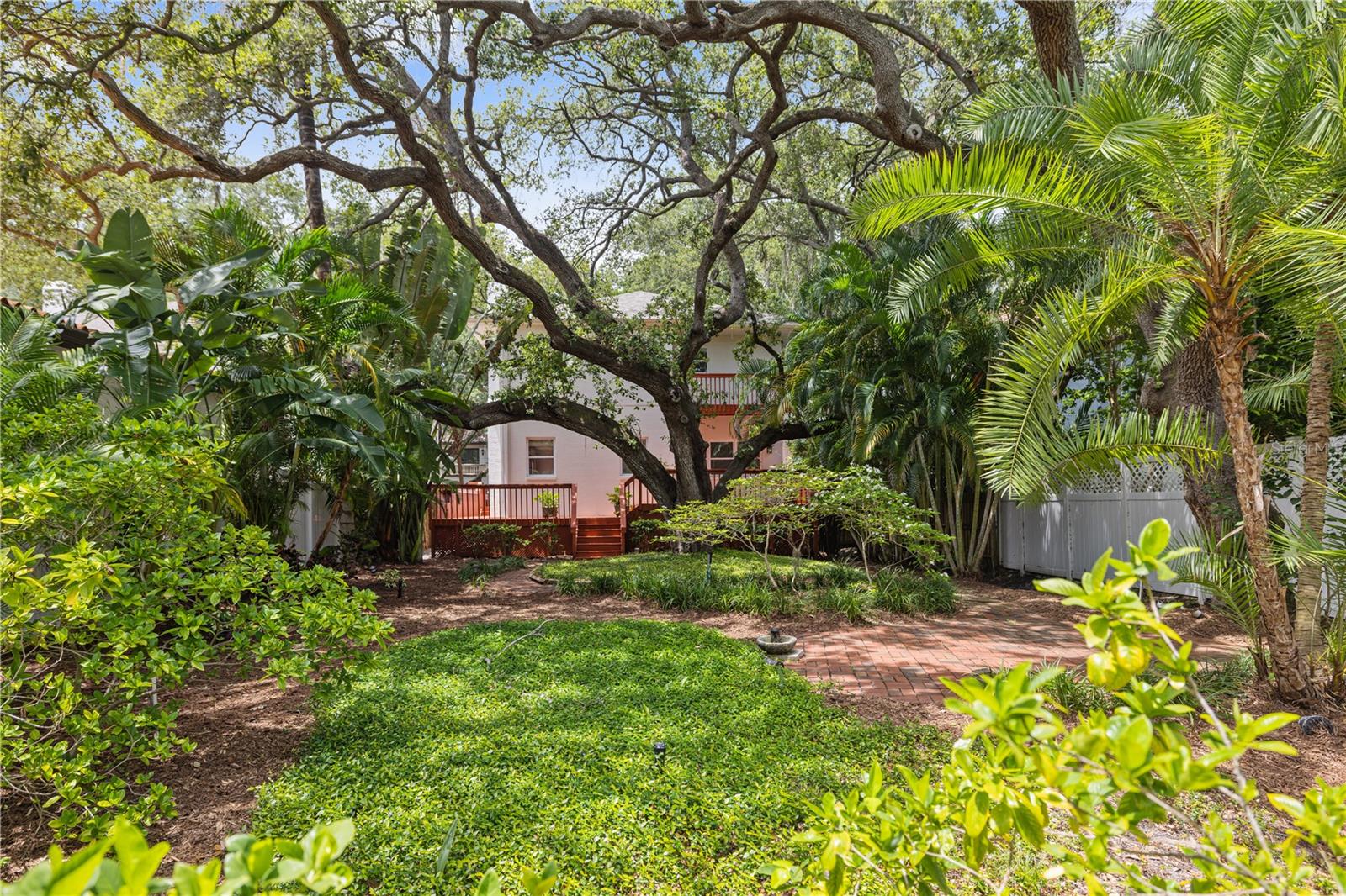 2709 W BAY AVE