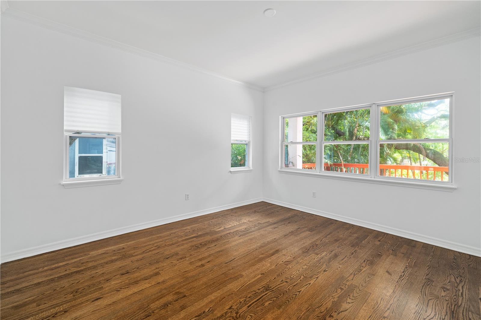 2709 W BAY AVE