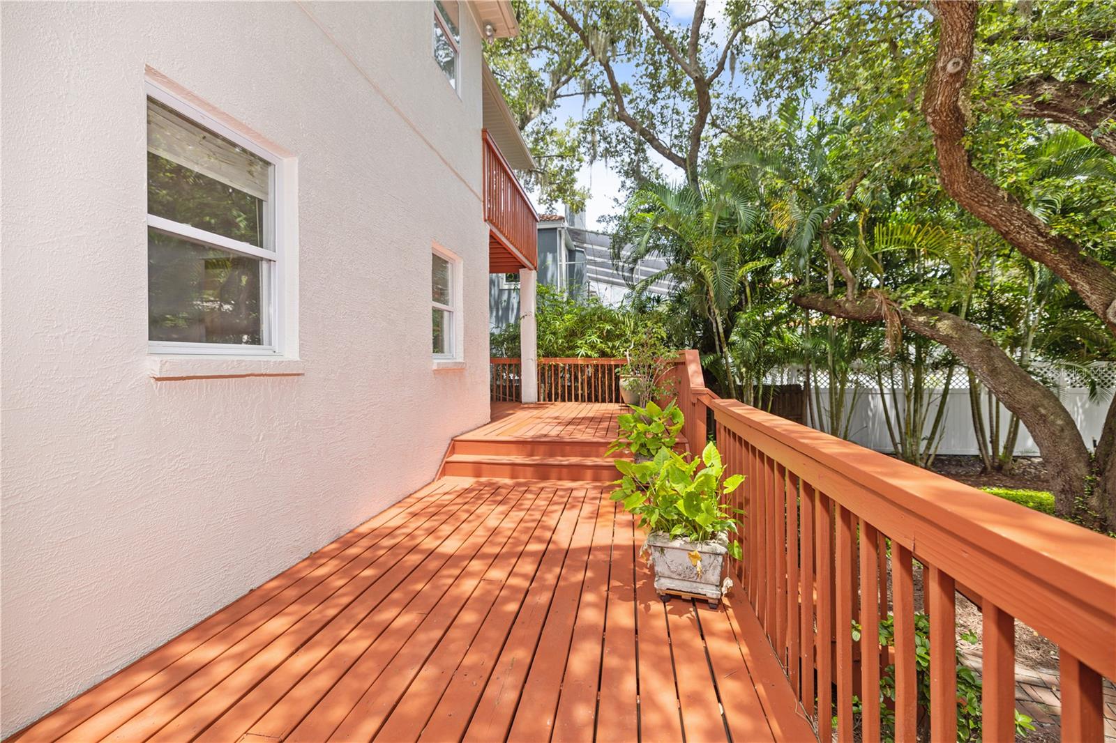 2709 W BAY AVE