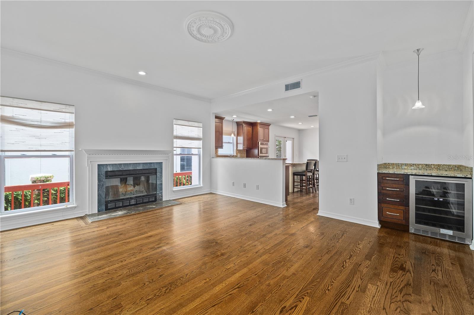 2709 W BAY AVE
