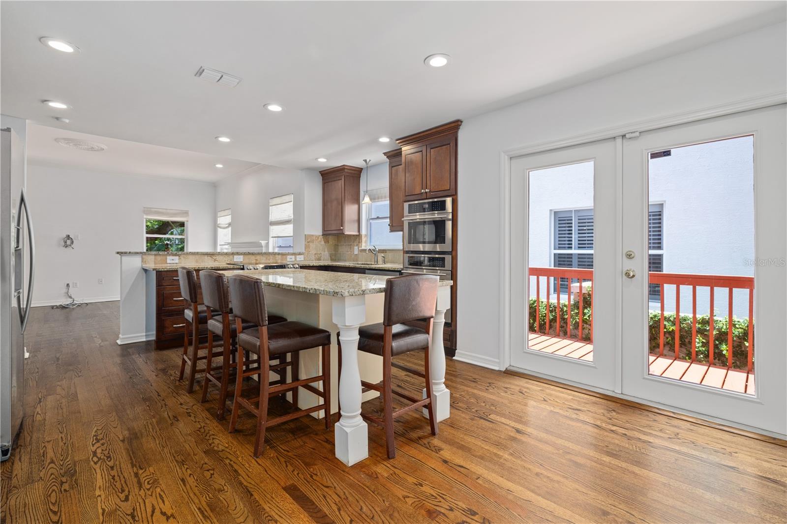2709 W BAY AVE