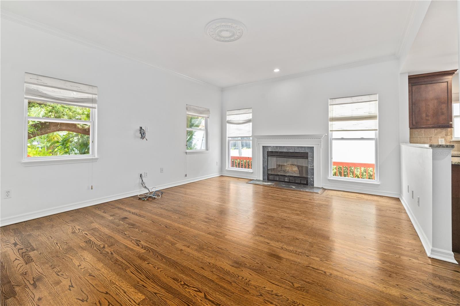 2709 W BAY AVE