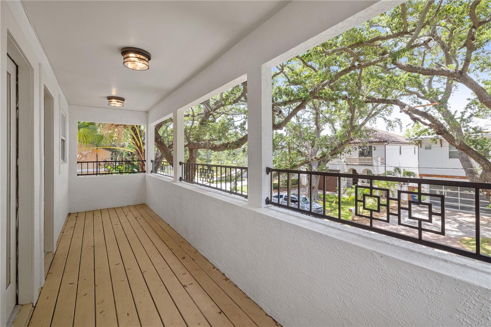 2709 W BAY AVE