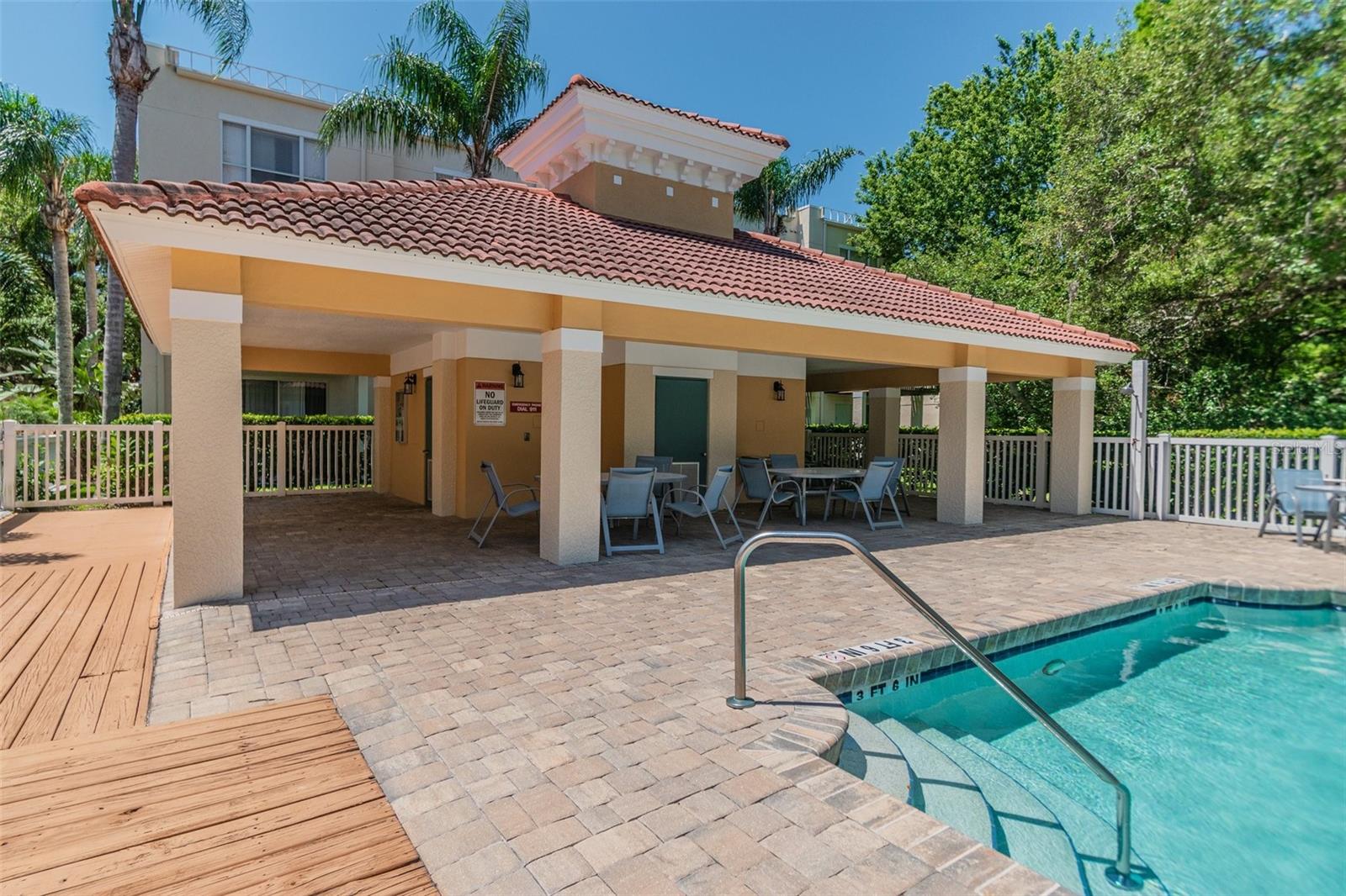 3183 BAYSHORE OAKS DR