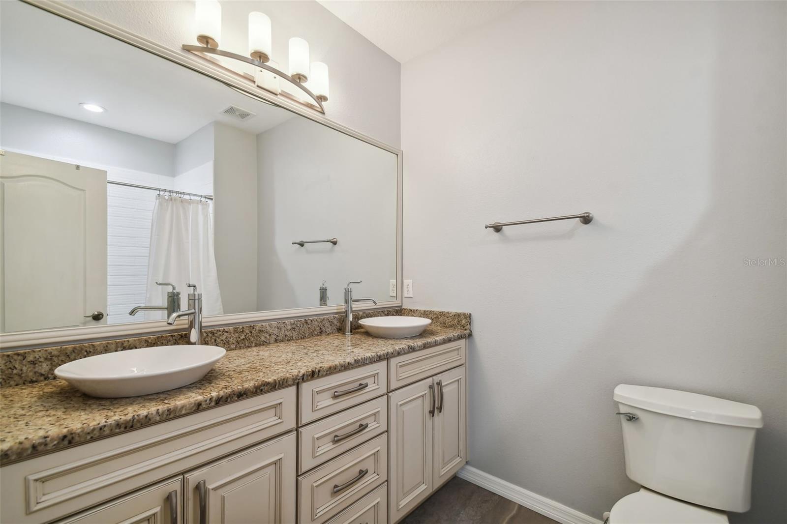 3183 BAYSHORE OAKS DR