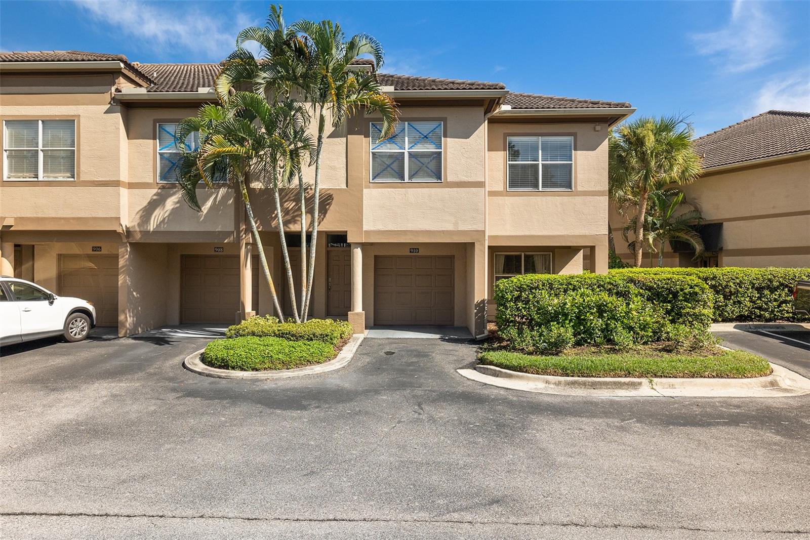 910 NORMANDY TRACE RD