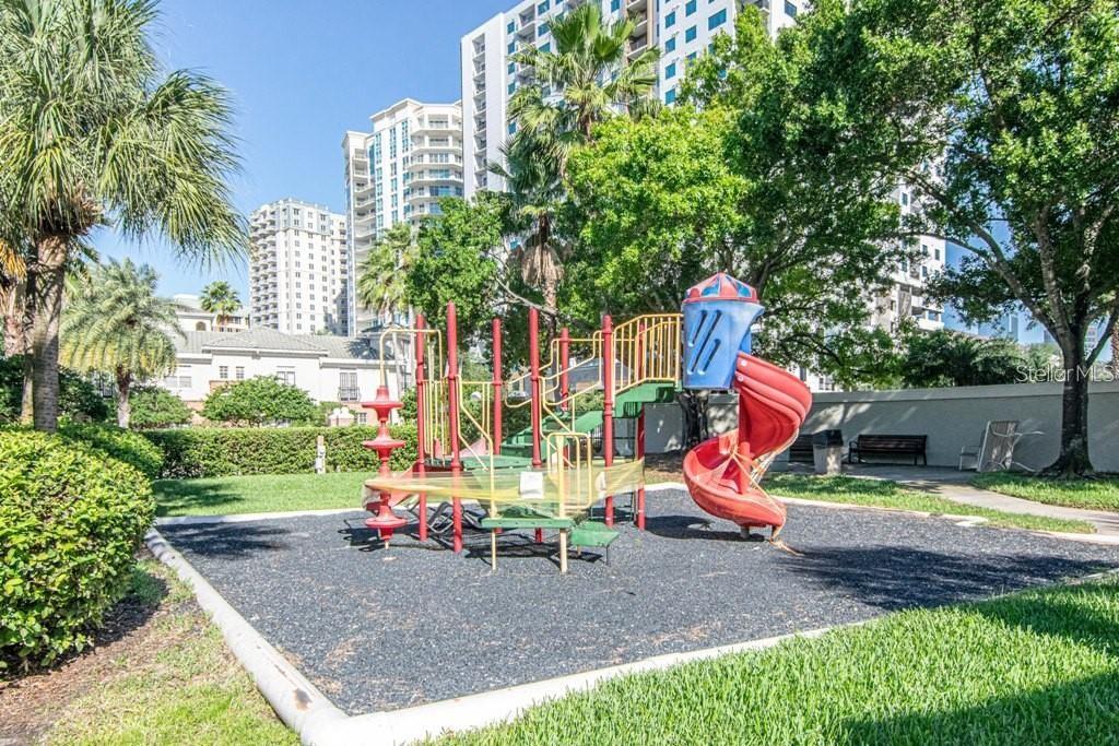 910 NORMANDY TRACE RD