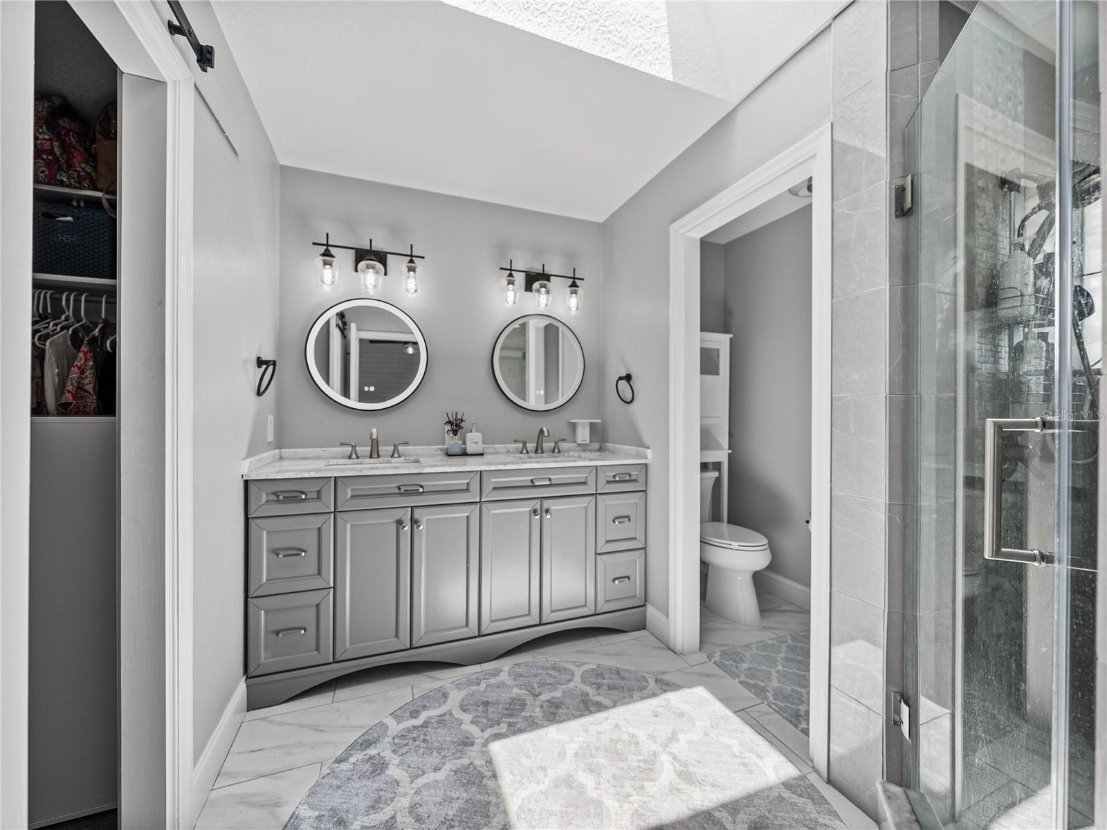 2525 W MARYLAND AVE #B