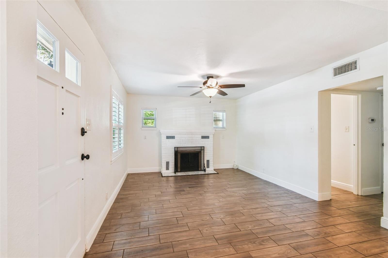 3215 W VILLA ROSA ST