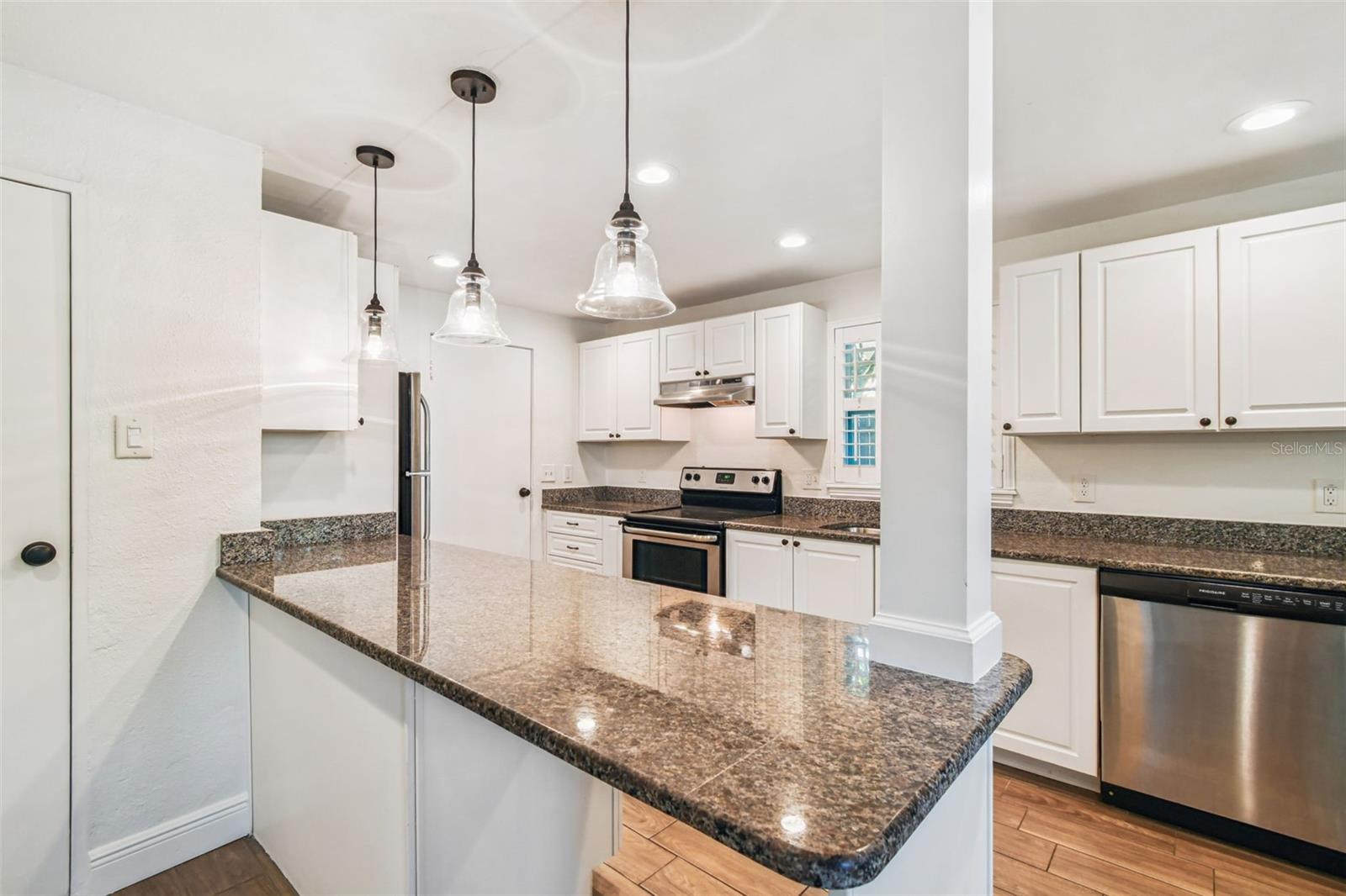 3215 W VILLA ROSA ST