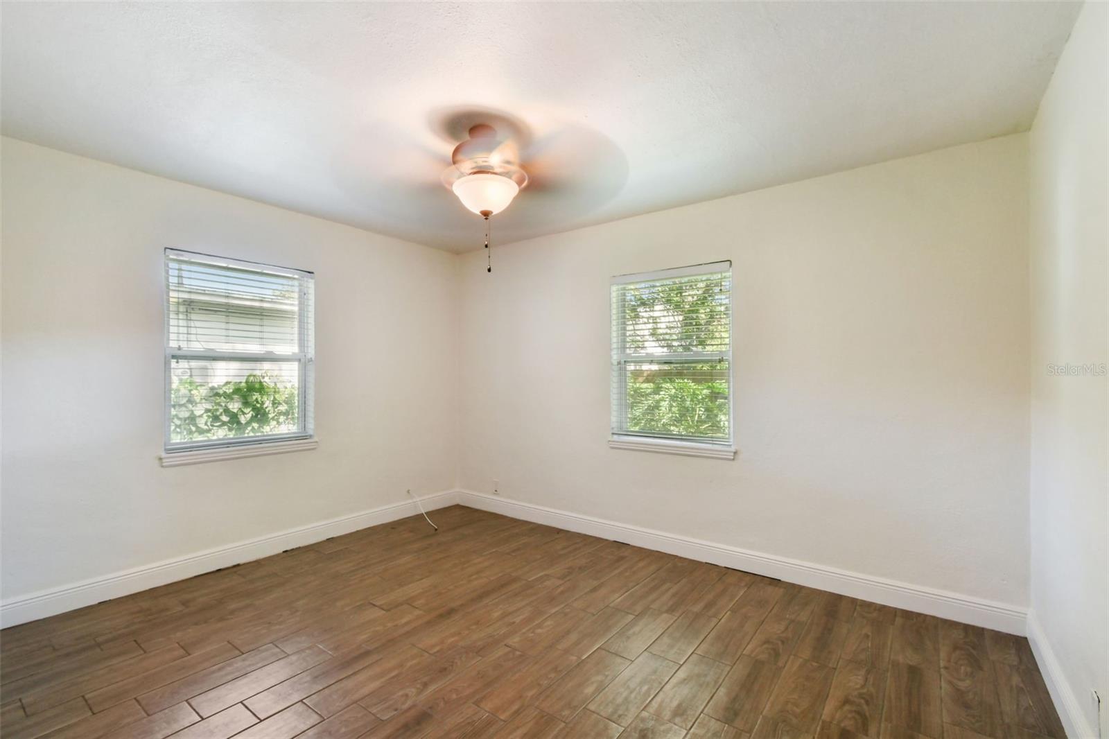 3215 W VILLA ROSA ST