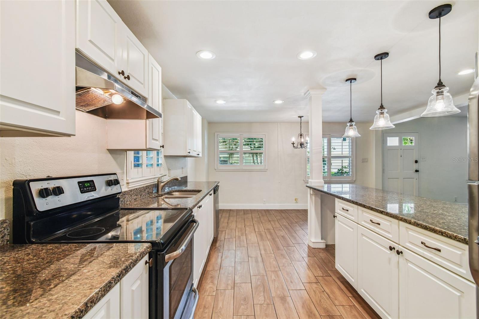 3215 W VILLA ROSA ST