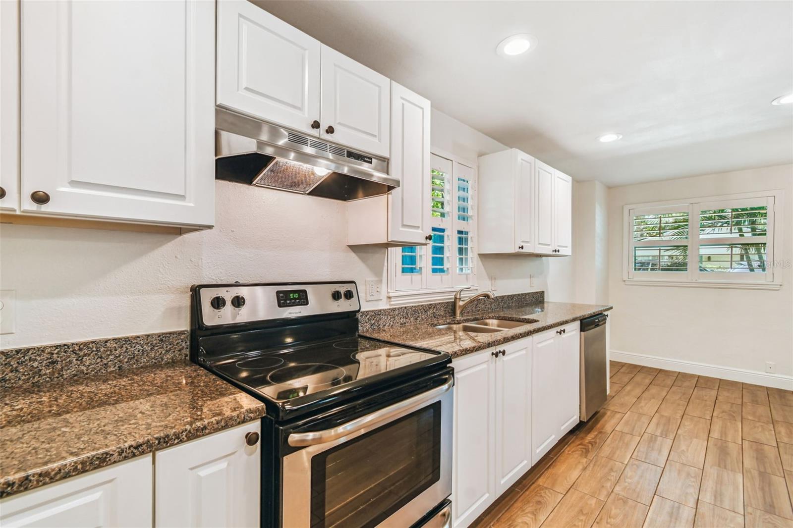 3215 W VILLA ROSA ST