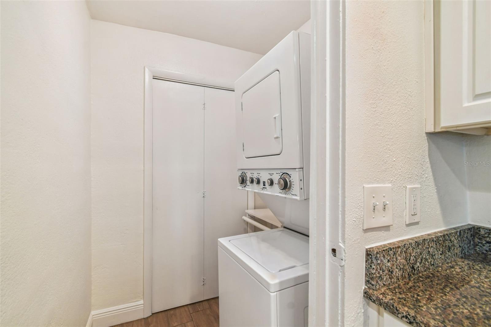 3215 W VILLA ROSA ST