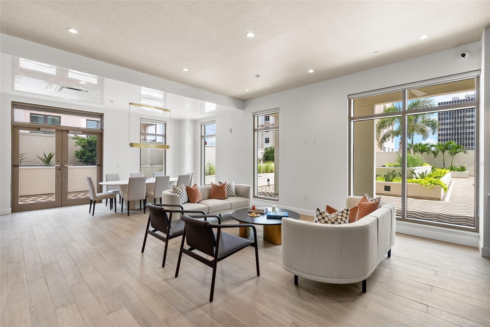 126 4TH AVE NE #1101