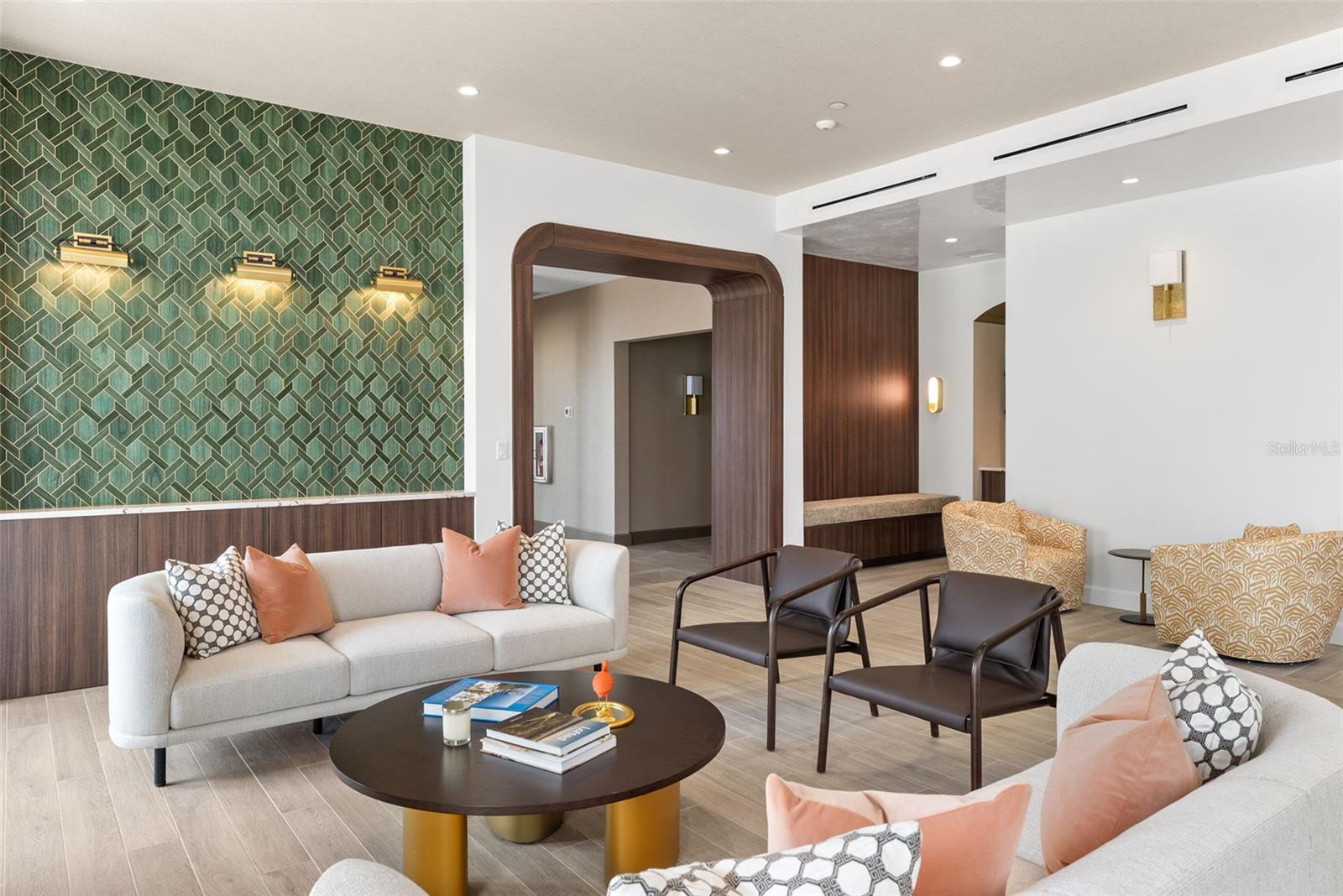 126 4TH AVE NE #1101