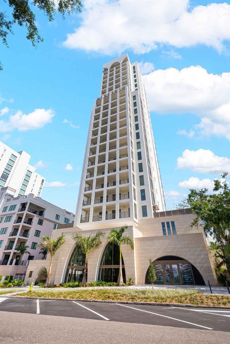 126 4TH AVE NE #1101