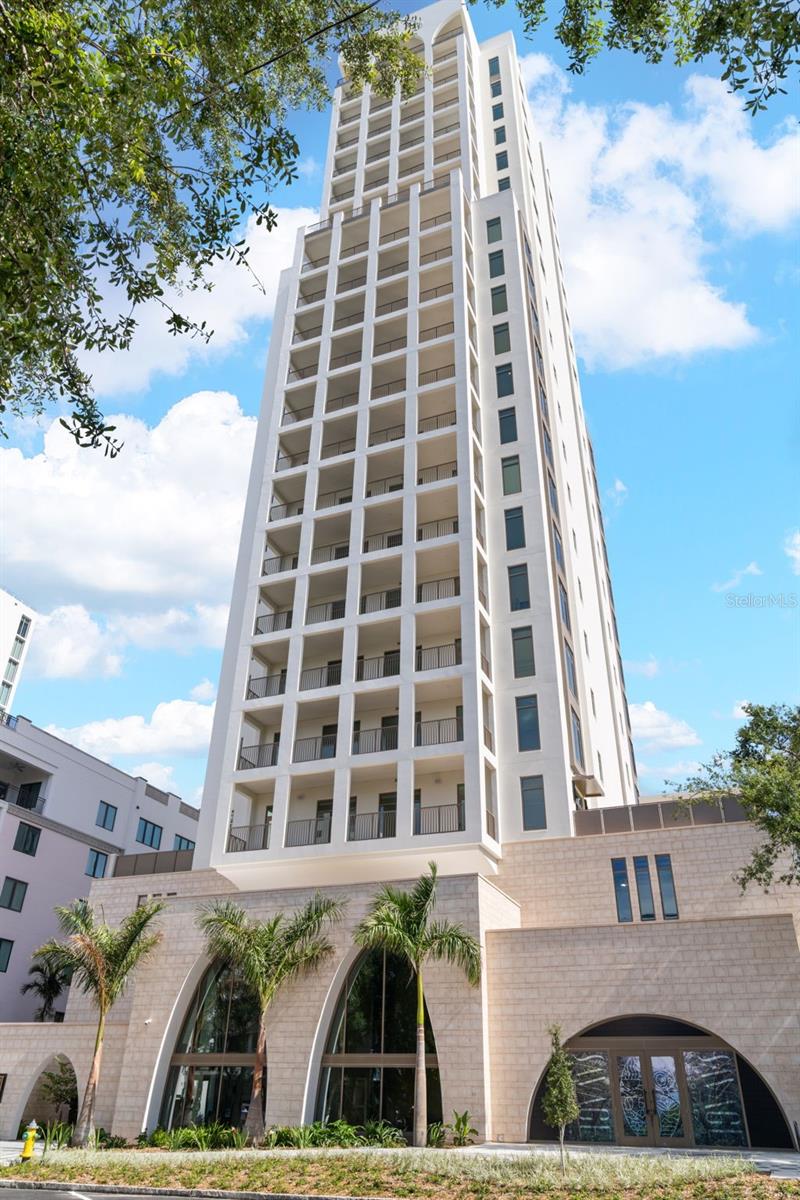 126 4TH AVE NE #1101