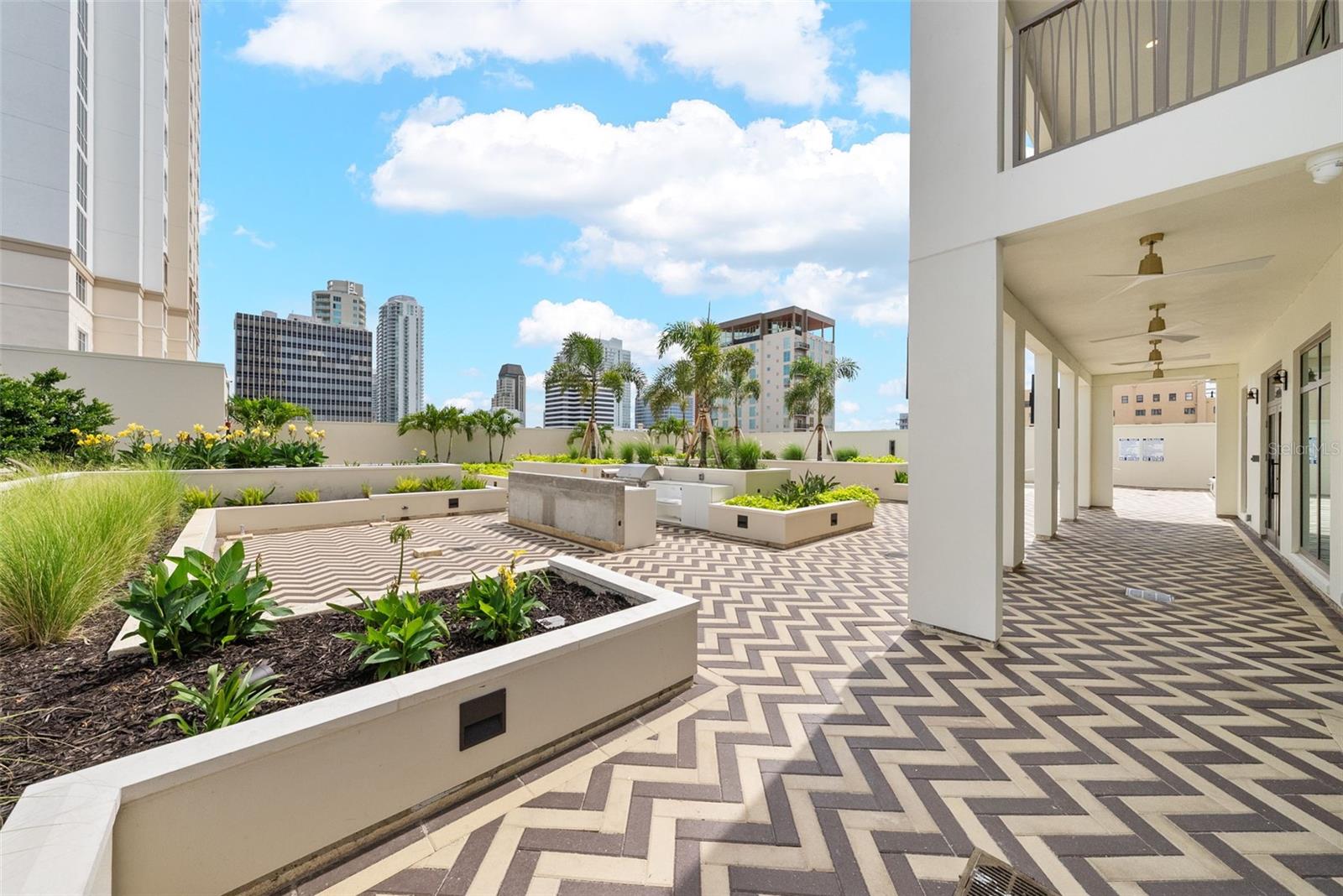 126 4TH AVE NE #1101