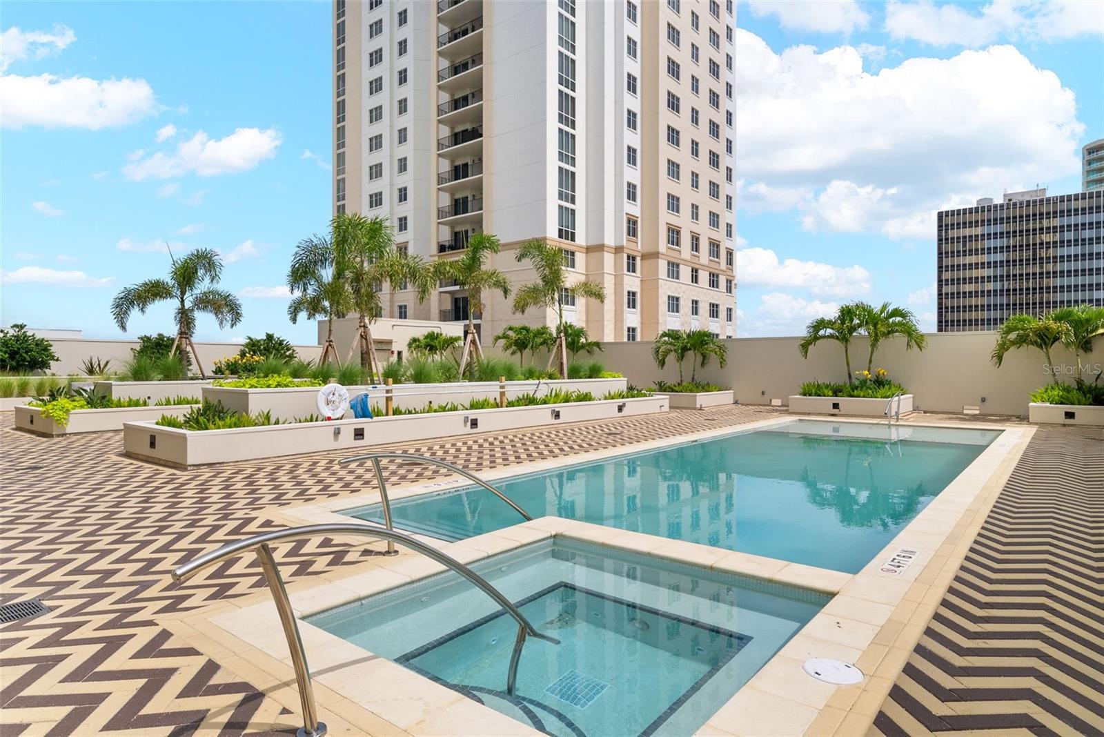 126 4TH AVE NE #1101