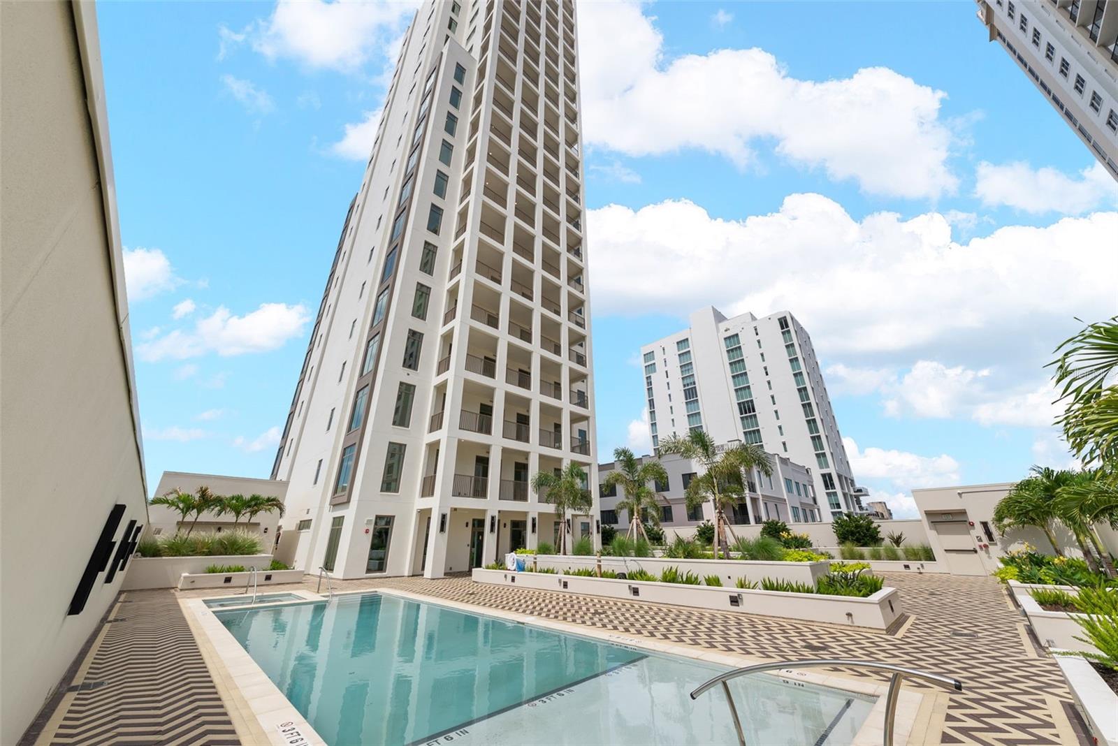 126 4TH AVE NE #1101