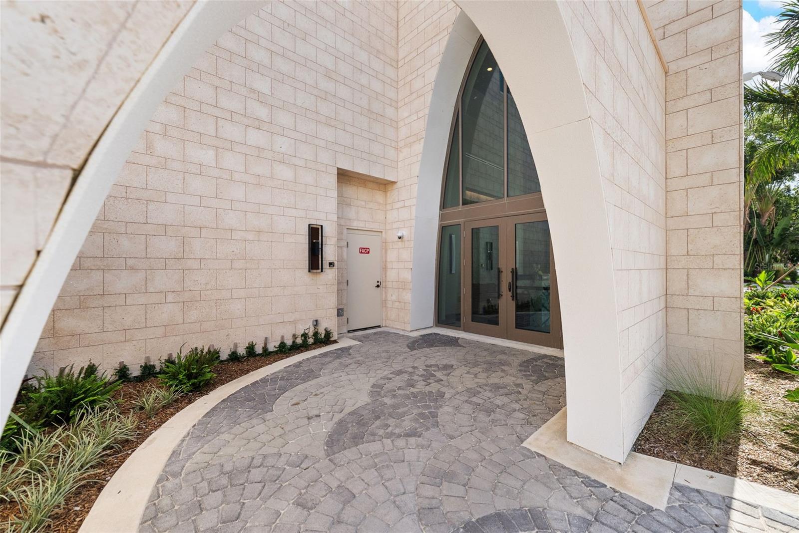 126 4TH AVE NE #1101