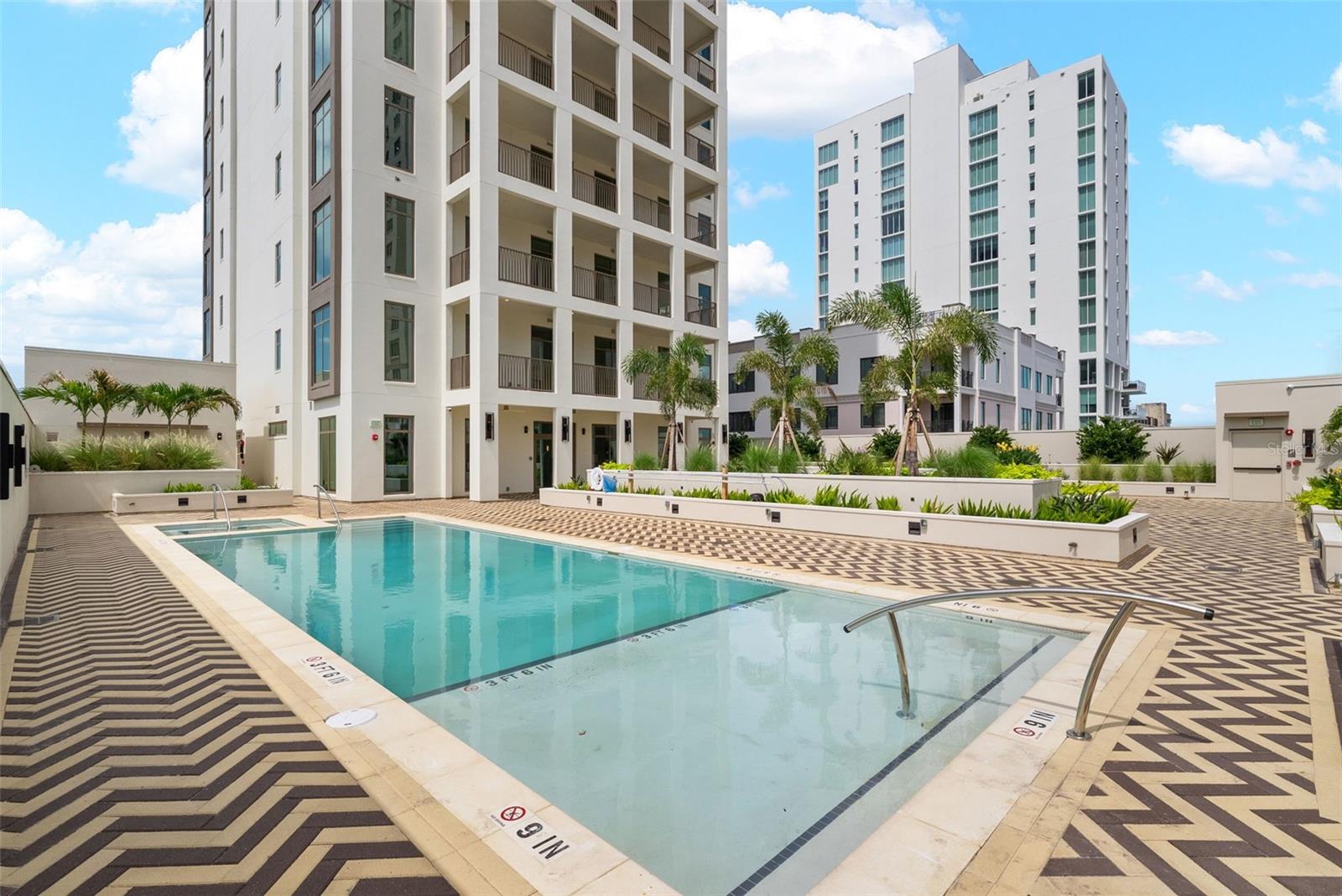 126 4TH AVE NE #1101