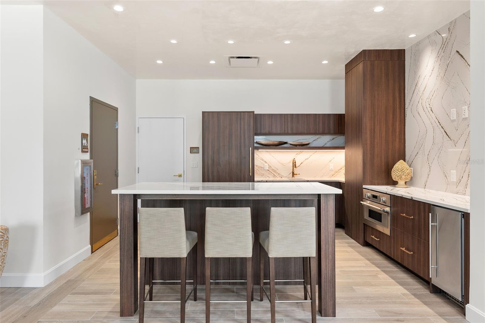 126 4TH AVE NE #1101