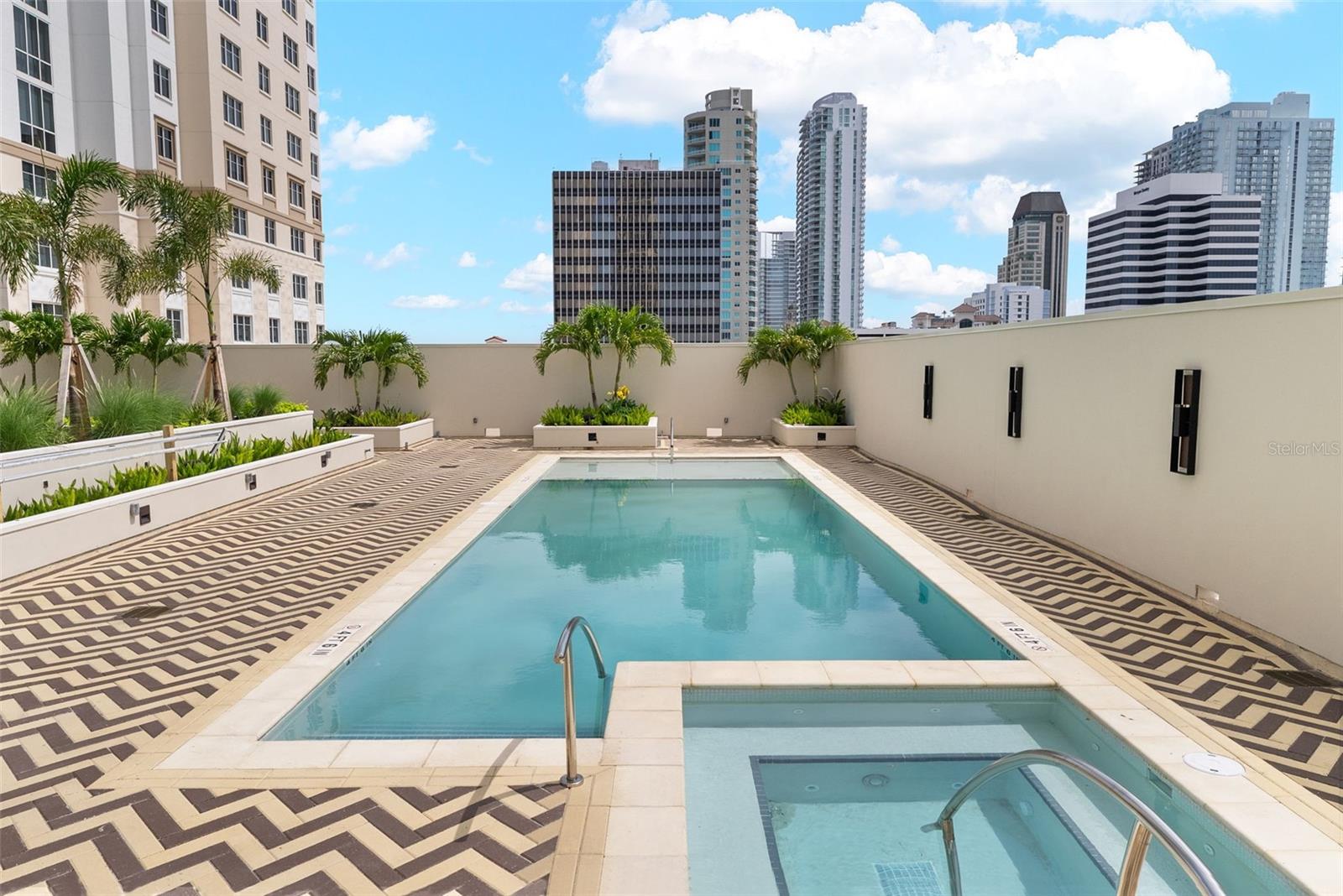 126 4TH AVE NE #1101