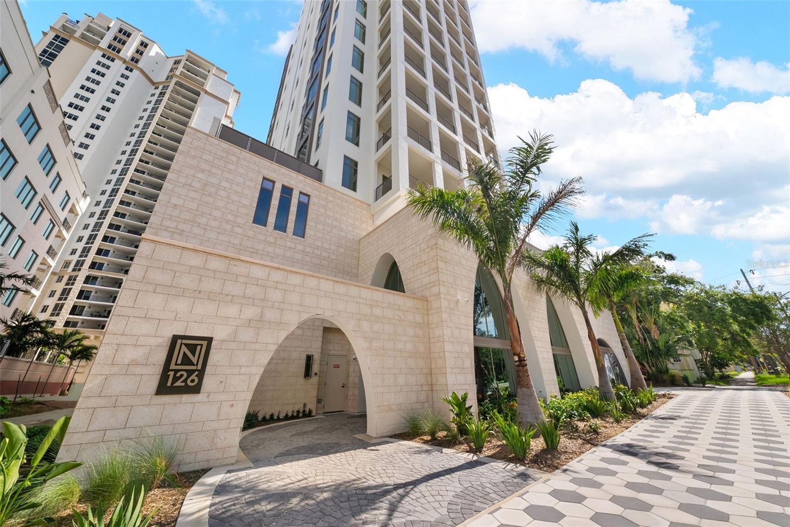 126 4TH AVE NE #1101