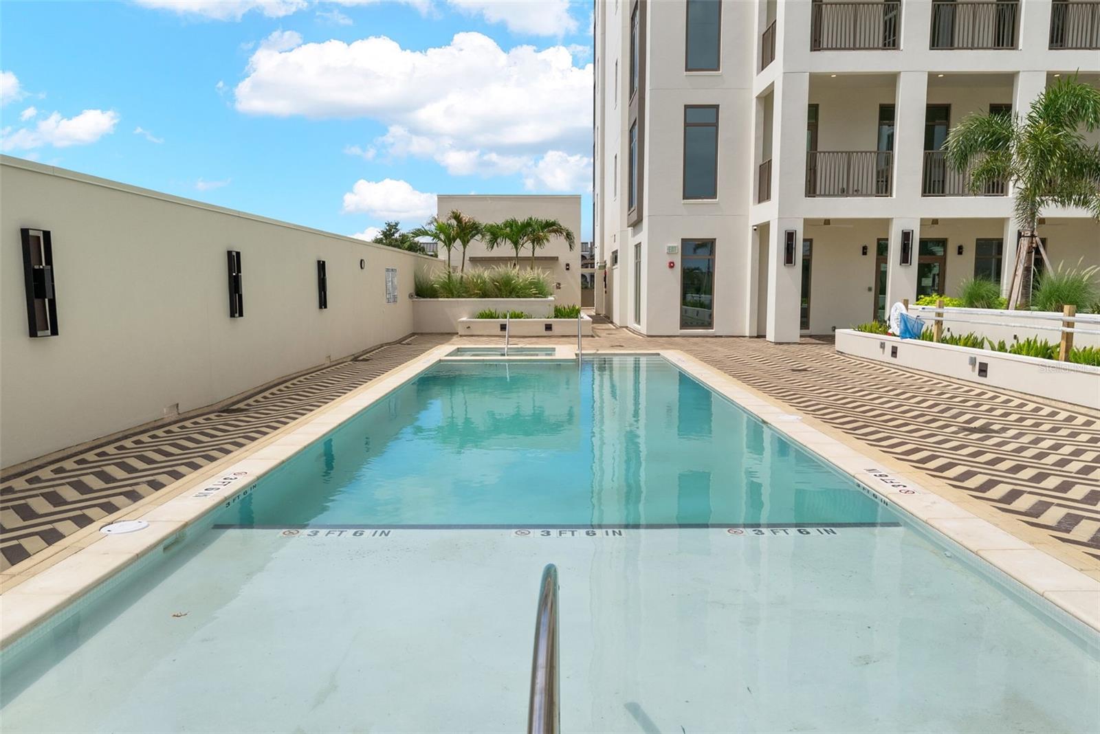 126 4TH AVE NE #1101