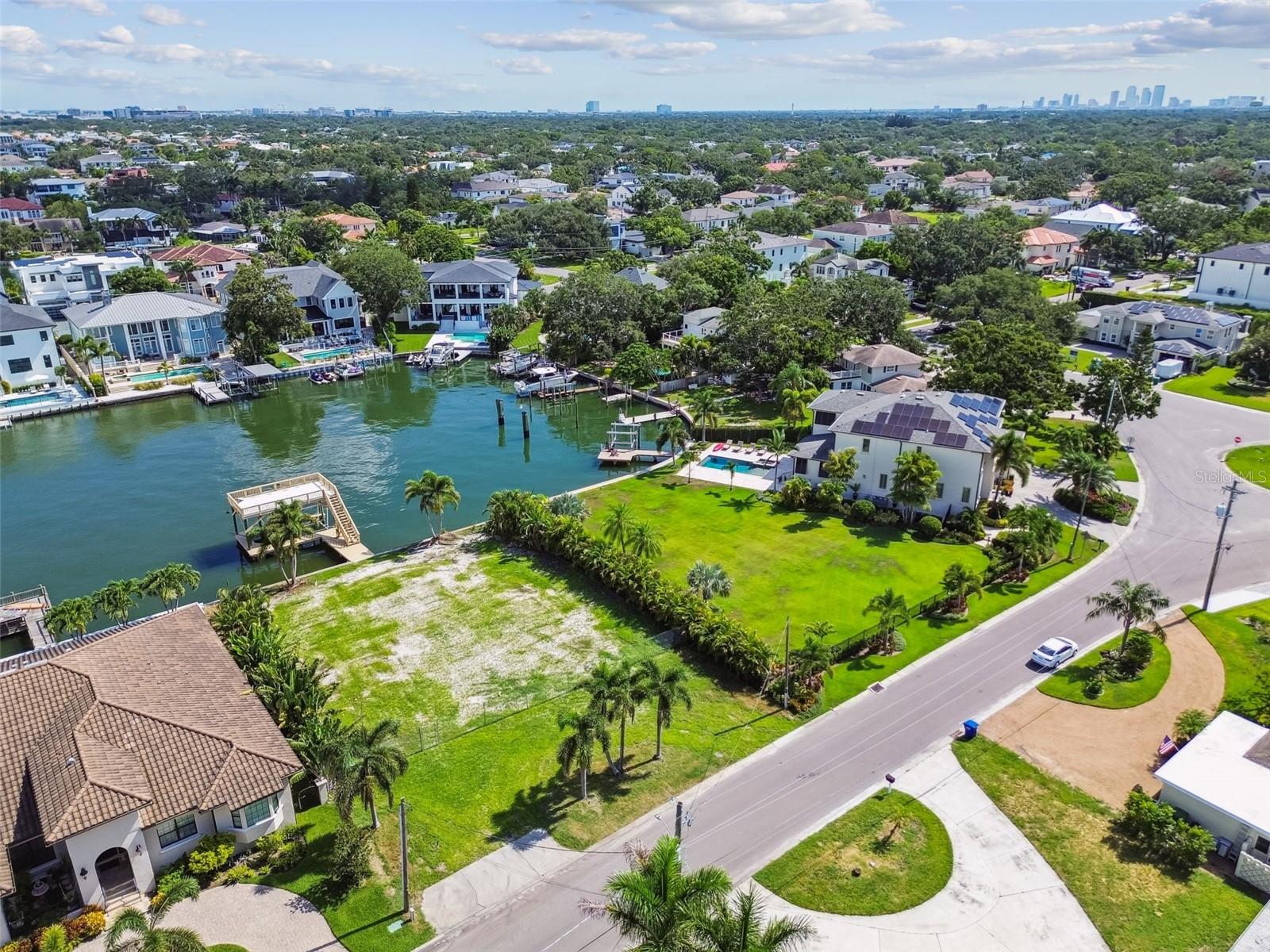 5105 W LONGFELLOW AVE