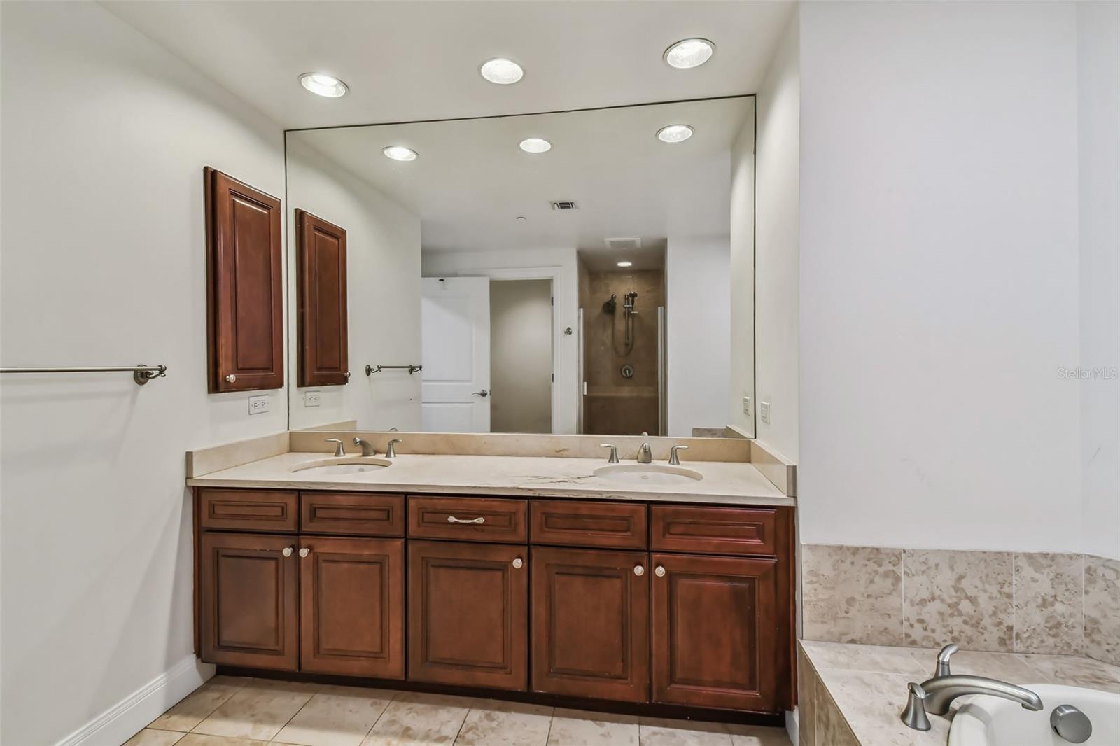 450 KNIGHTS RUN AVE #502