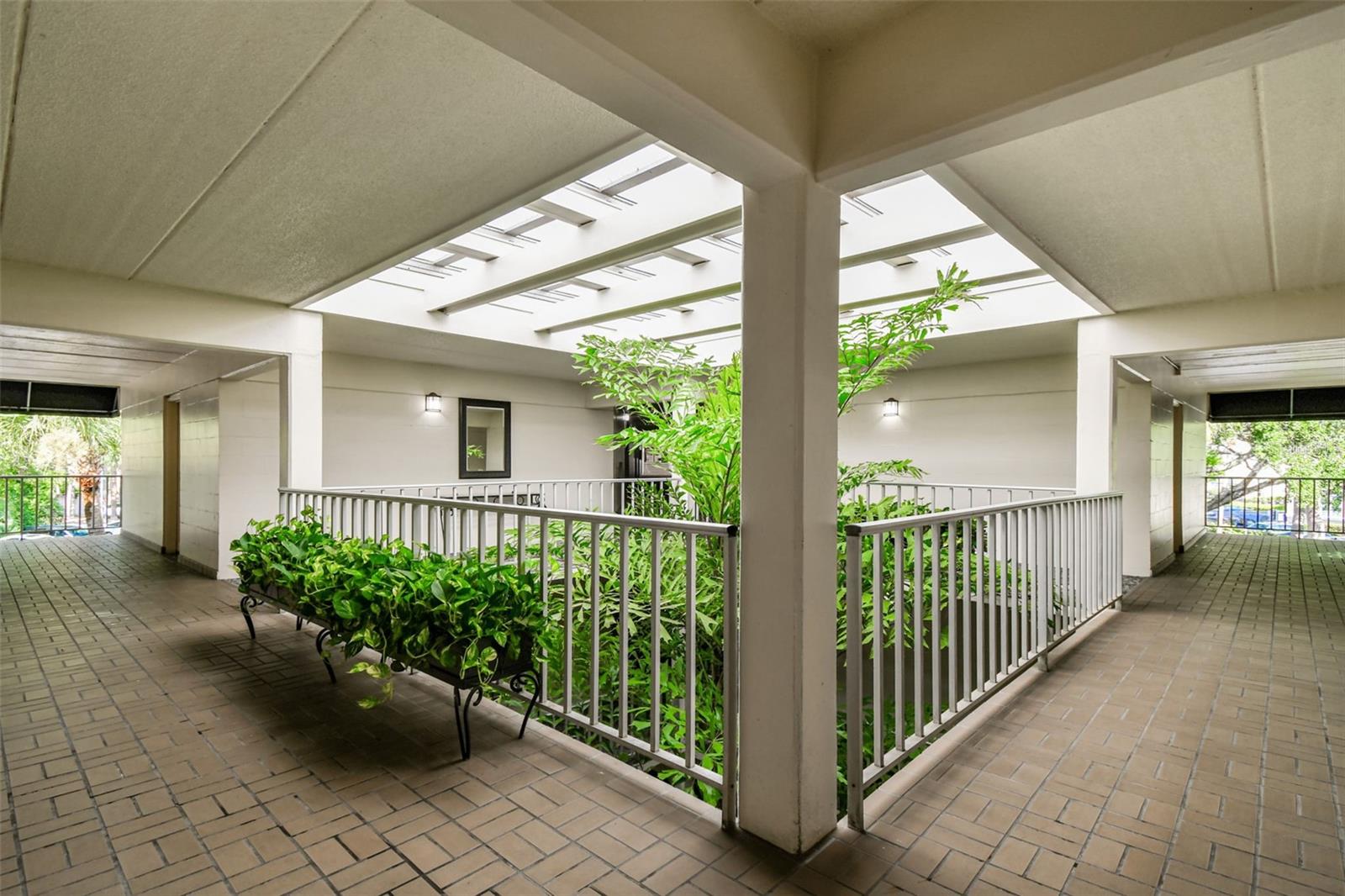 3325 BAYSHORE BLVD #B37