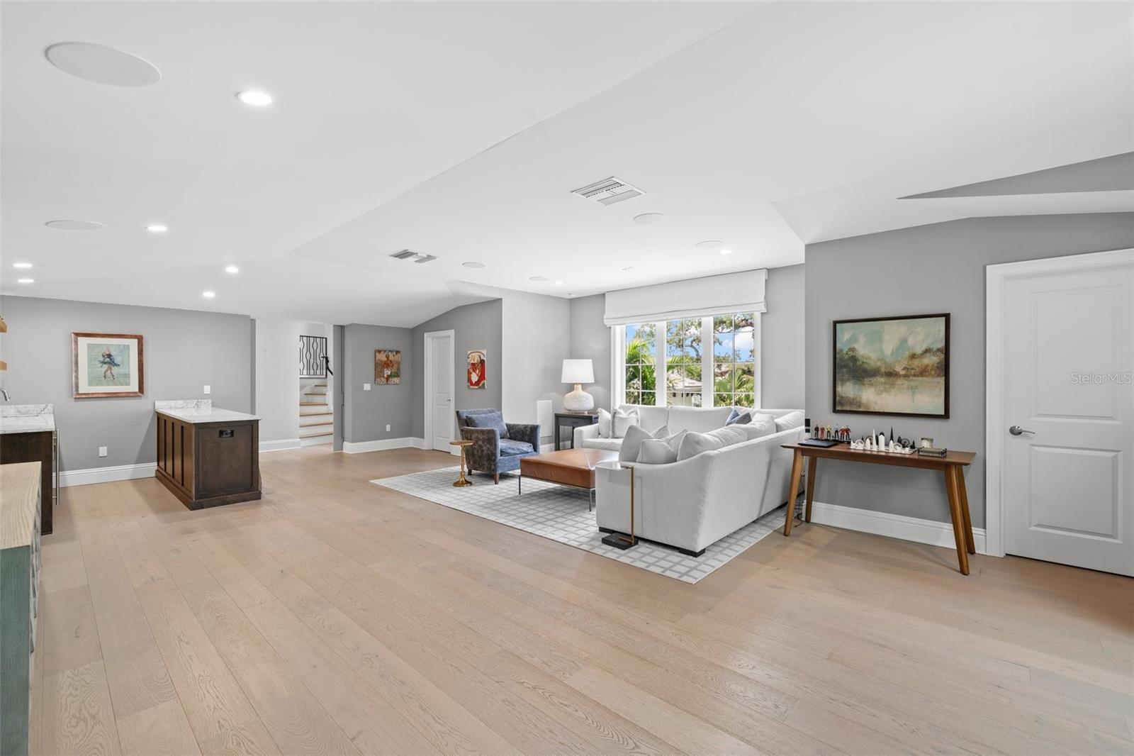 419 S SHORE CREST DR