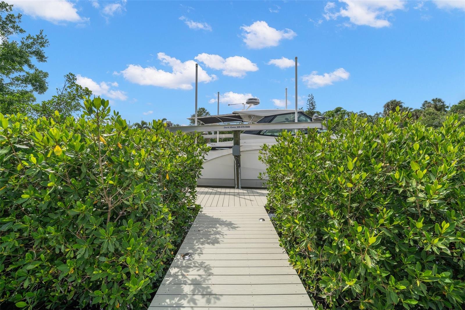 419 S SHORE CREST DR